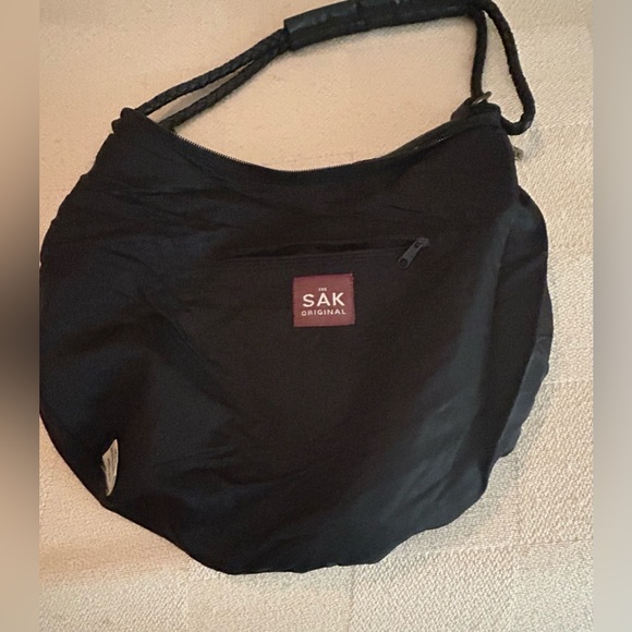 THE SAK -BLACK BAG  BODY:100%POLYPROPYLENE STRAP: 100% LEATHER LINING:100% NYLON - Picture 6 of 9